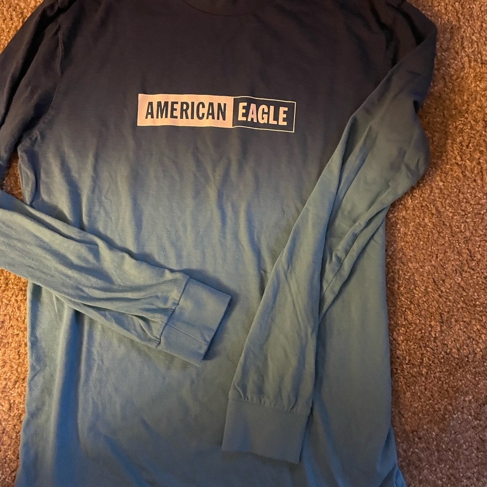 Men’s American Eagle XS long sleeve pull over shirt